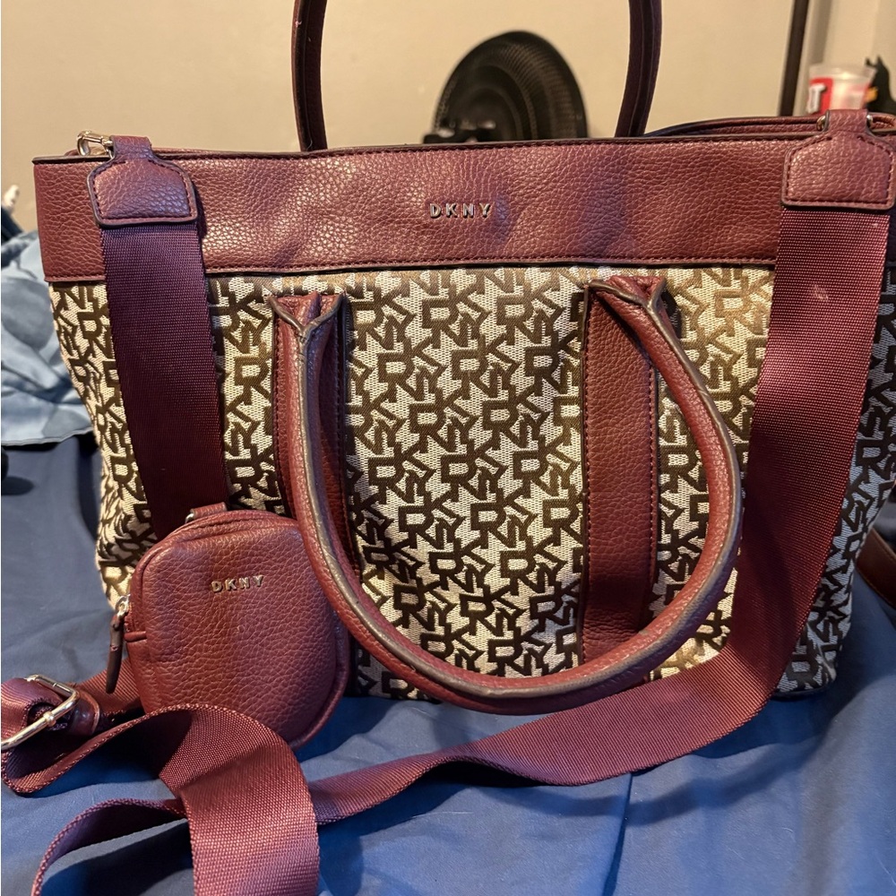 DKNY Brown Tote Bag with Elegant Design